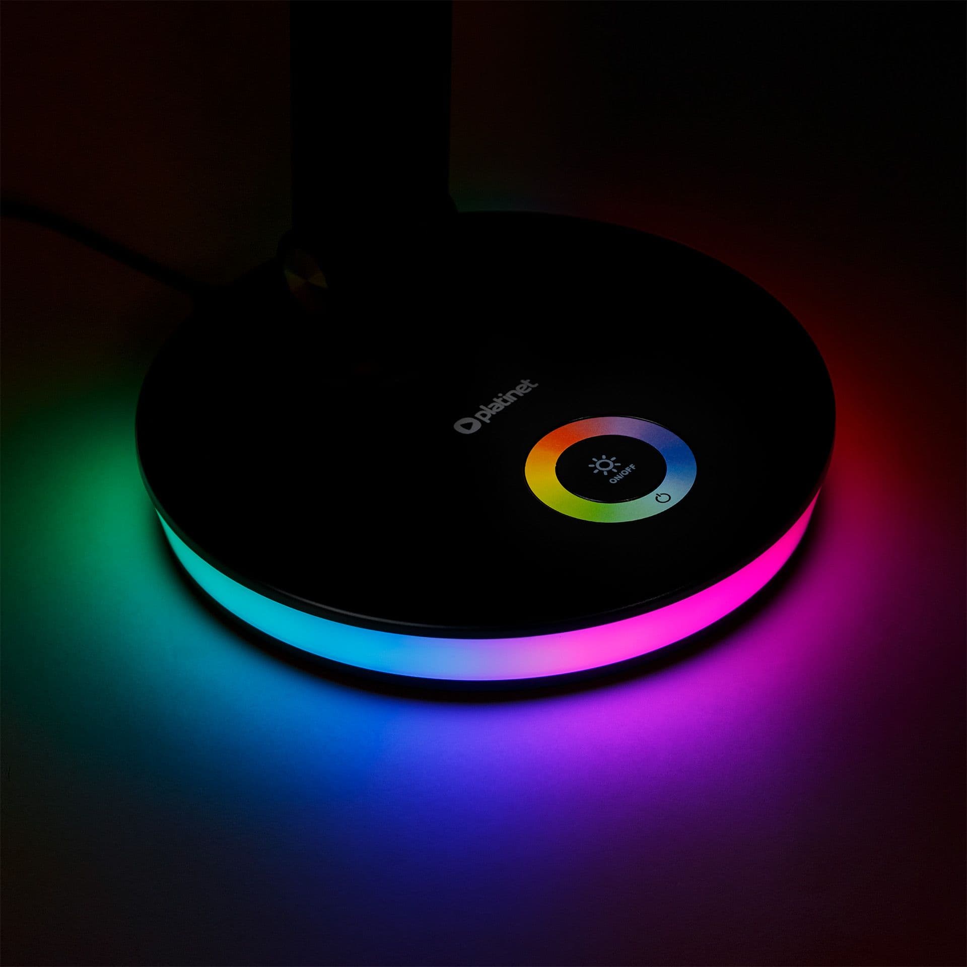 PLATINET Asztali lámpa RGB, 12W, USB-A és USB-C töltő portal, 6000K, 500 Lumen, fekete